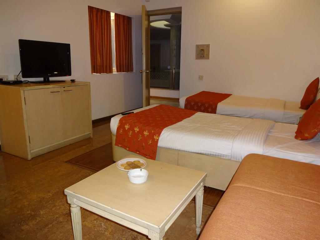 Hotel Amer Palace 보팔 외부 사진