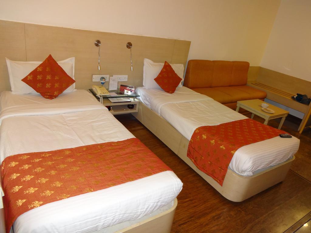 Hotel Amer Palace 보팔 외부 사진